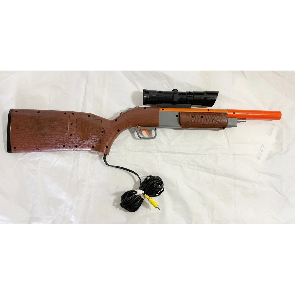 Radica Play TV Huntin' 3 2005 Plug N Play Rifle, Scope, Barrel‎
